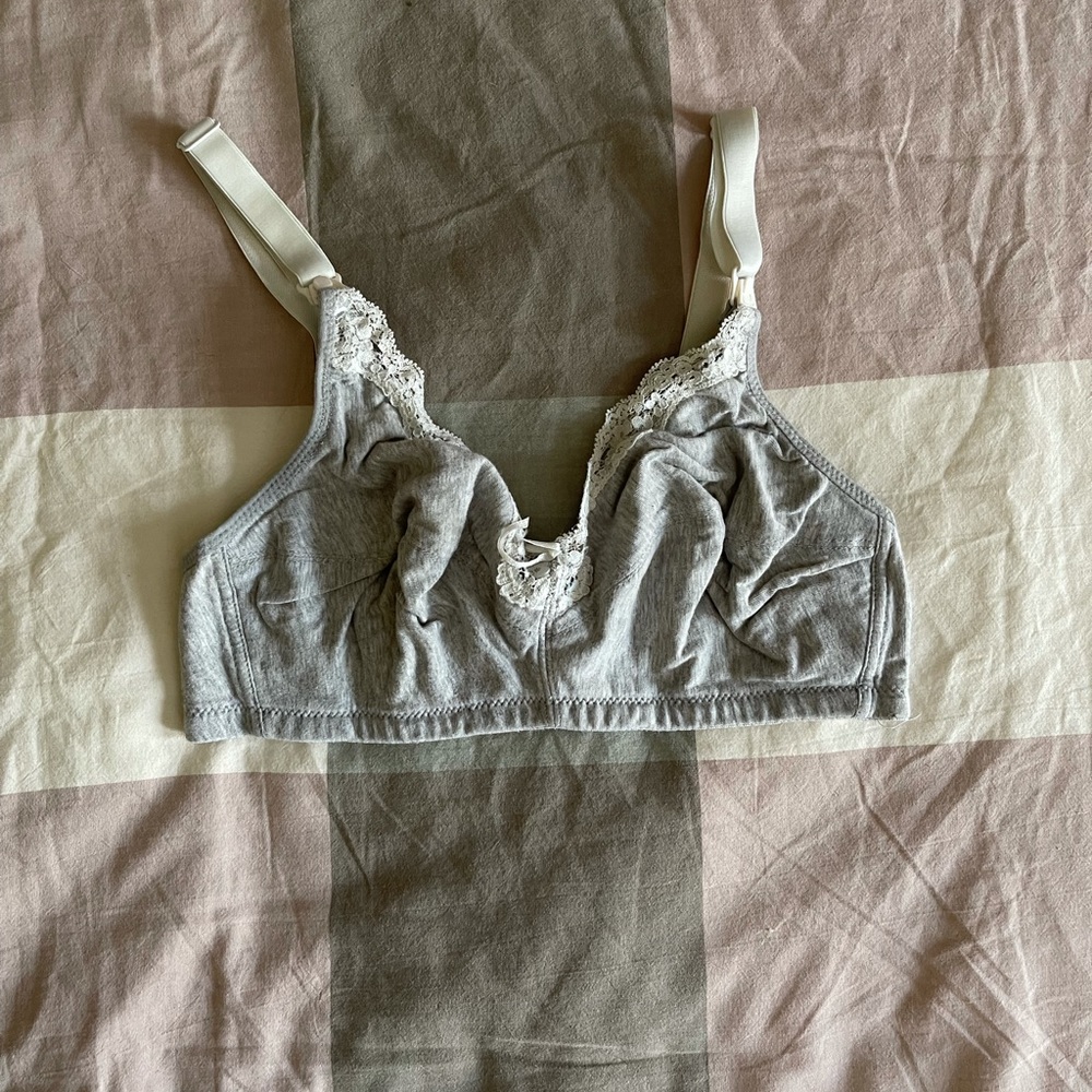 Grey and cream lacy unbranded nursing bra